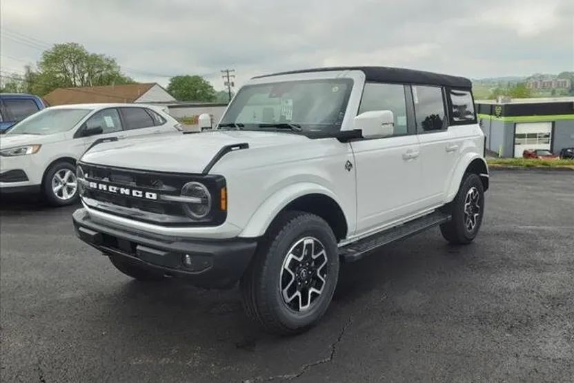 2024 Ford Bronco Outer Banks photo 1