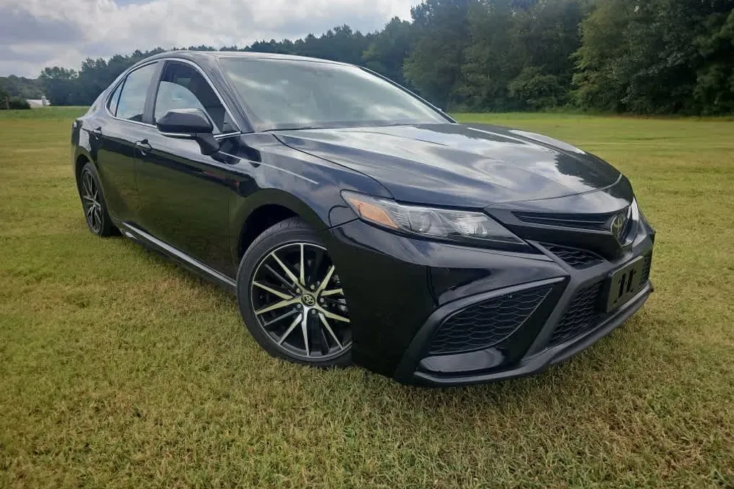 2024 Toyota Camry SE photo 1