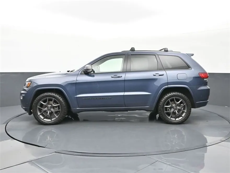2021 Jeep Grand Cherokee Anniversary Edition photo 1