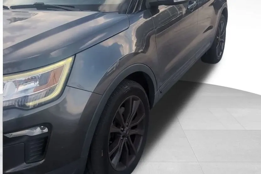 2018 Ford Explorer XLT photo 1
