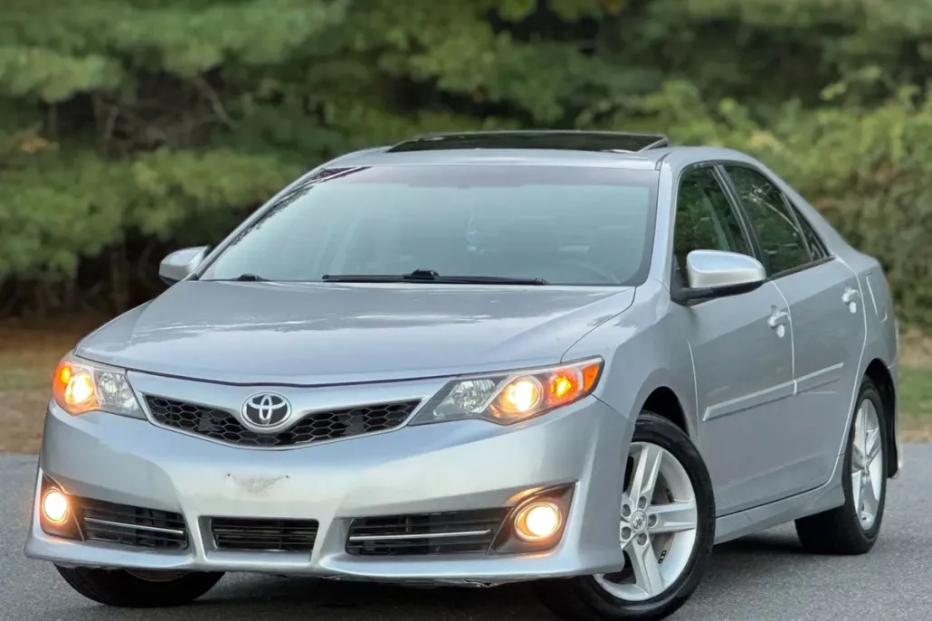 2013 Toyota Camry photo 1