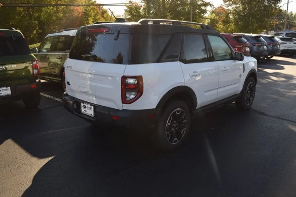 2025 Ford Bronco Sport Outer Banks photo 1