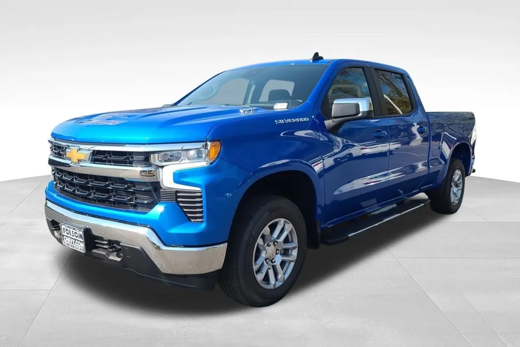 2025 Chevrolet Silverado 1500 LT photo 1