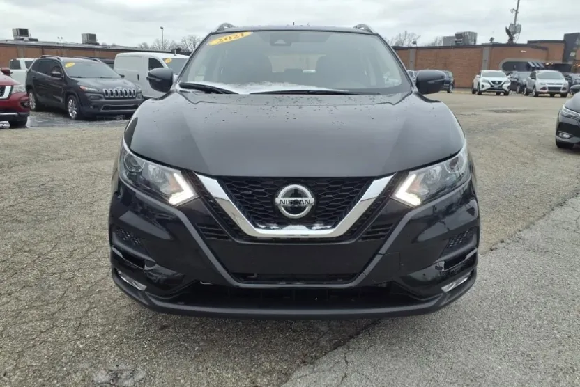 2021 Nissan Rogue Sport SV photo 1