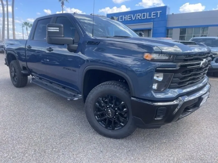 2026 Chevrolet Silverado 2500HD Custom photo 1