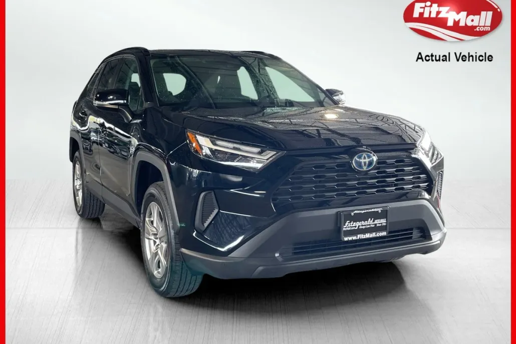 2024 Toyota RAV4 Hybrid XLE photo 1