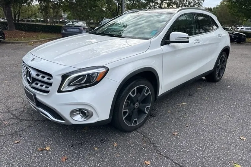 2020 Mercedes Benz GLA 250 4MATIC photo 1