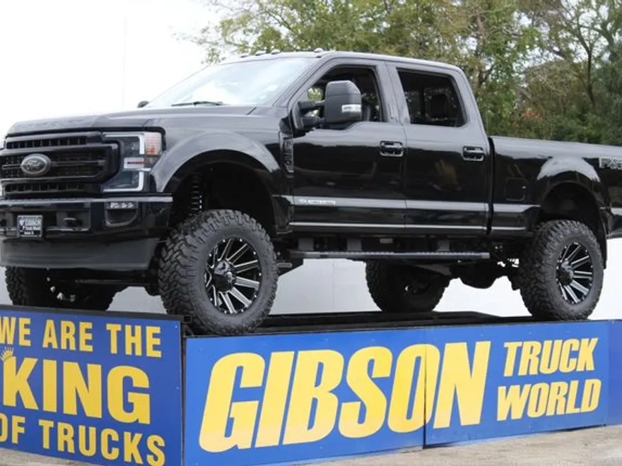 2021 Ford F-250 Lariat FX4 photo 1