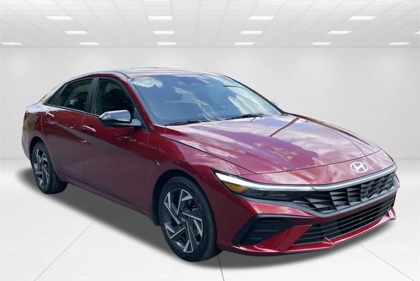 2025 Hyundai Elantra SEL Sport photo 1
