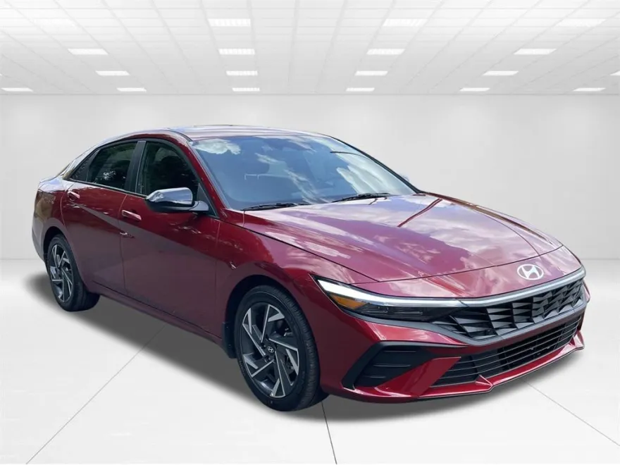 2025 Hyundai Elantra SEL Sport photo 1