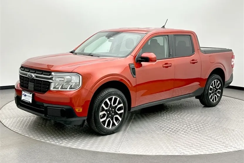 2022 Ford Maverick Lariat photo 1