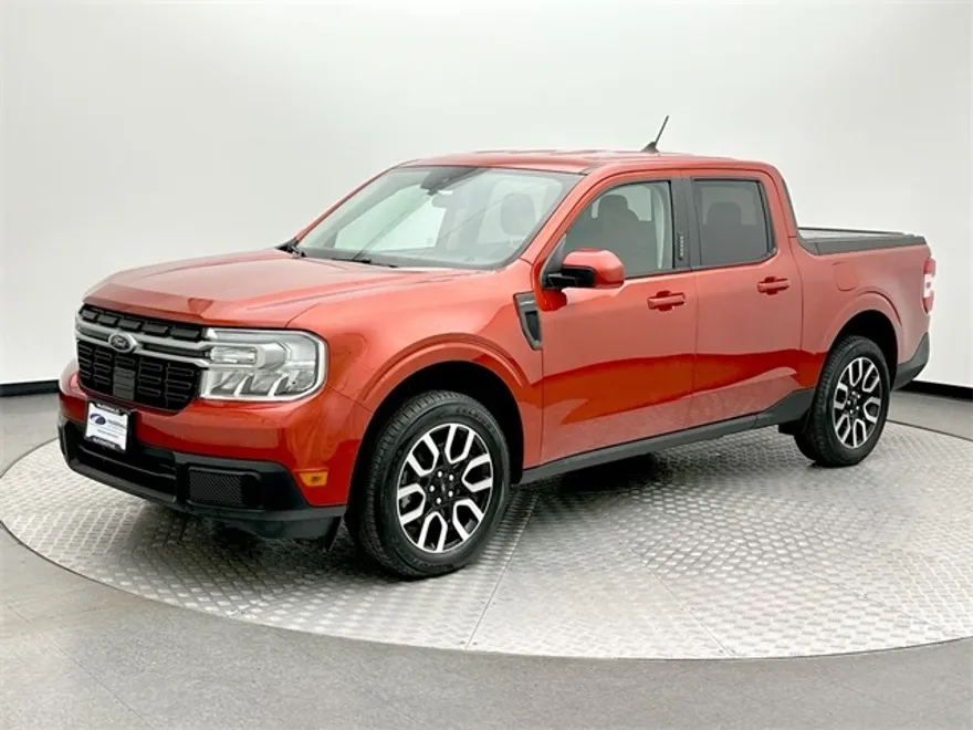 2022 Ford Maverick Lariat photo 1