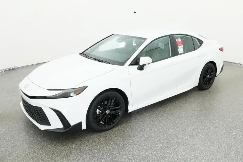 2026 Toyota Camry SE photo 1