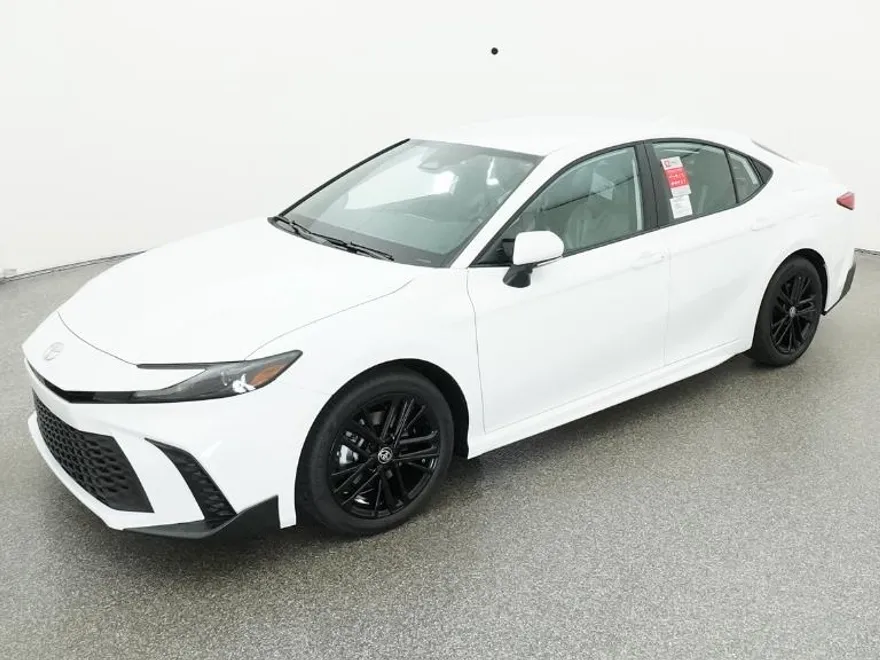 2026 Toyota Camry SE photo 1