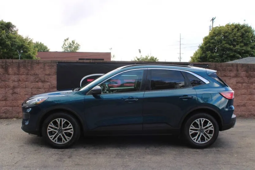 2020 Ford Escape SEL photo 1