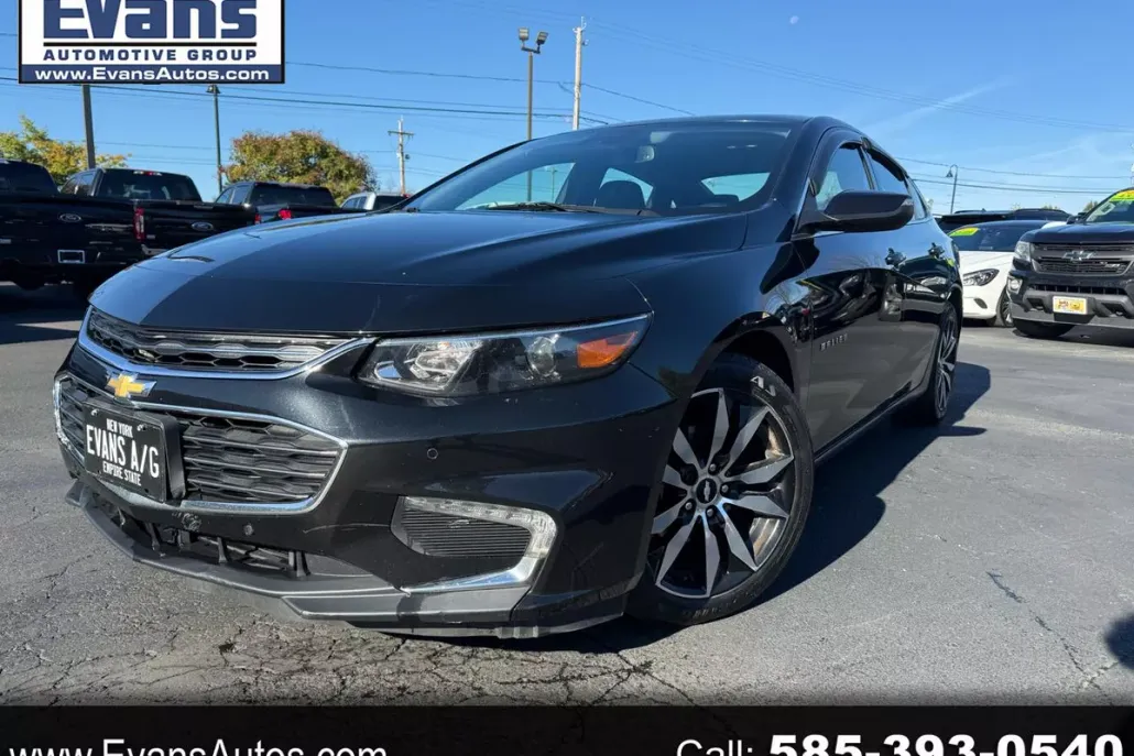 2016 Chevrolet Malibu 2LT photo 1