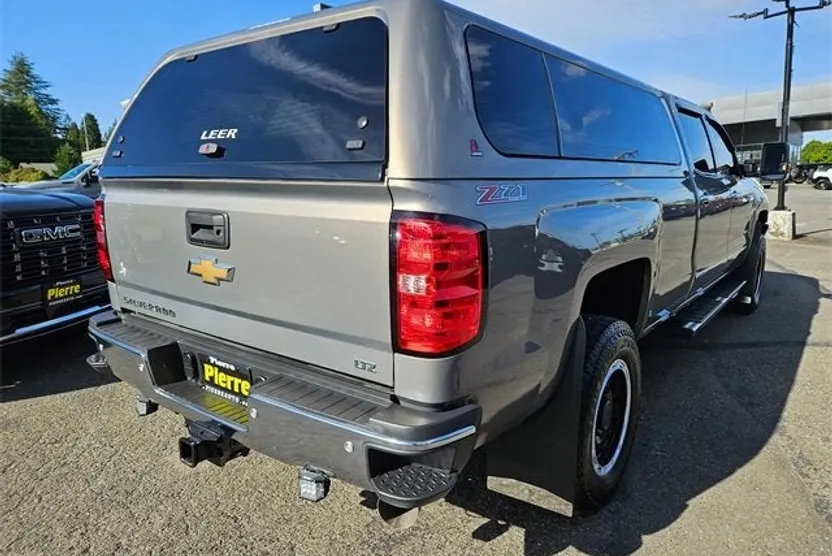2017 Chevrolet Silverado 3500HD LTZ photo 1