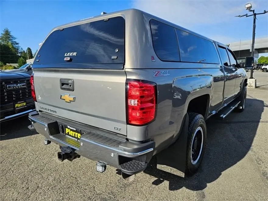 2017 Chevrolet Silverado 3500HD LTZ photo 1