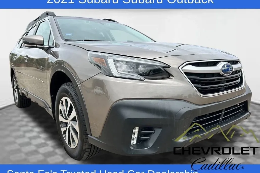2021 Subaru Outback Premium photo 1