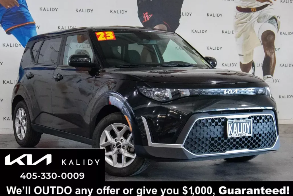 2023 Kia Soul LX photo 1