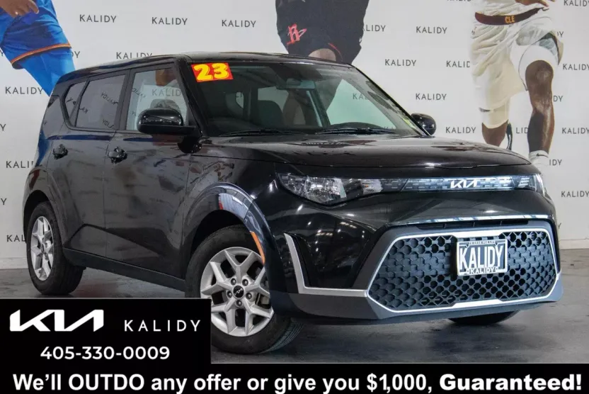 2023 Kia Soul LX photo 1