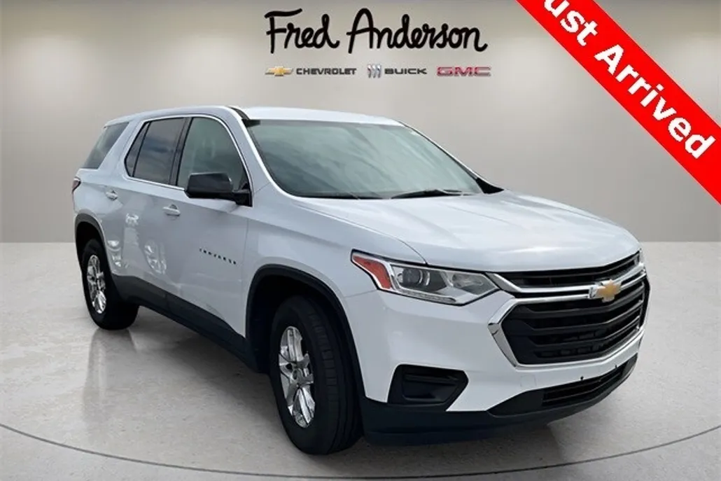2020 Chevrolet Traverse LS photo 1