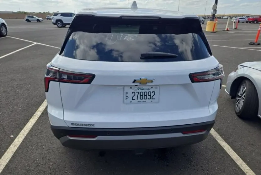 2025 Chevrolet Equinox LT photo 1