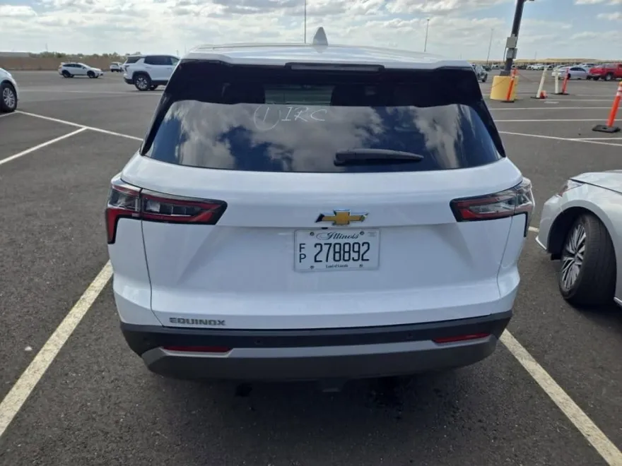2025 Chevrolet Equinox LT photo 1