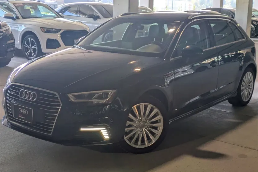 2018 Audi A3 E-tron Premium Plus photo 1