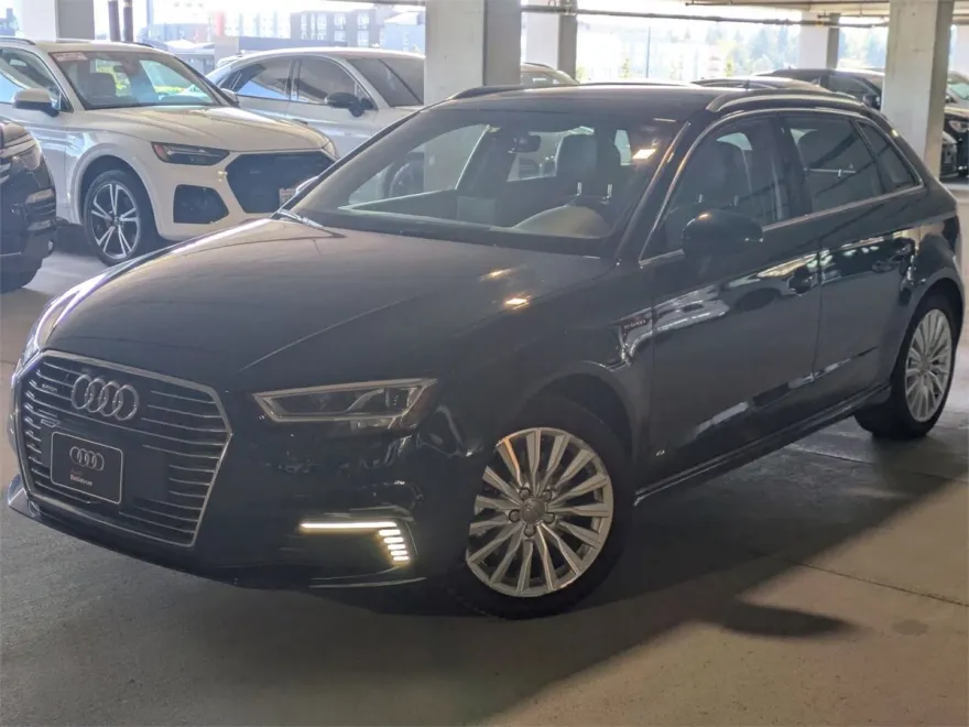 2018 Audi A3 E-tron Premium Plus photo 1
