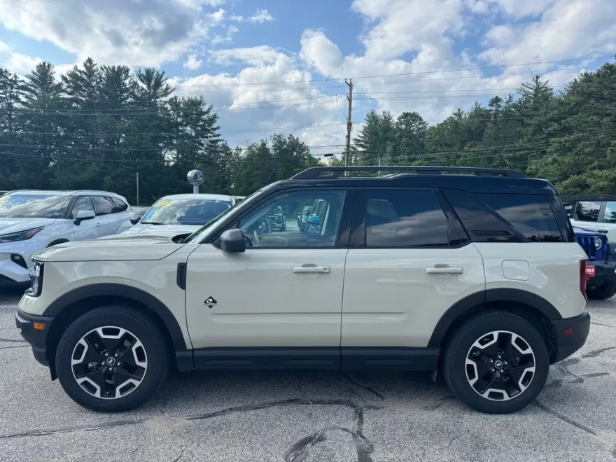 2024 Ford Bronco Sport Outer Banks photo 1