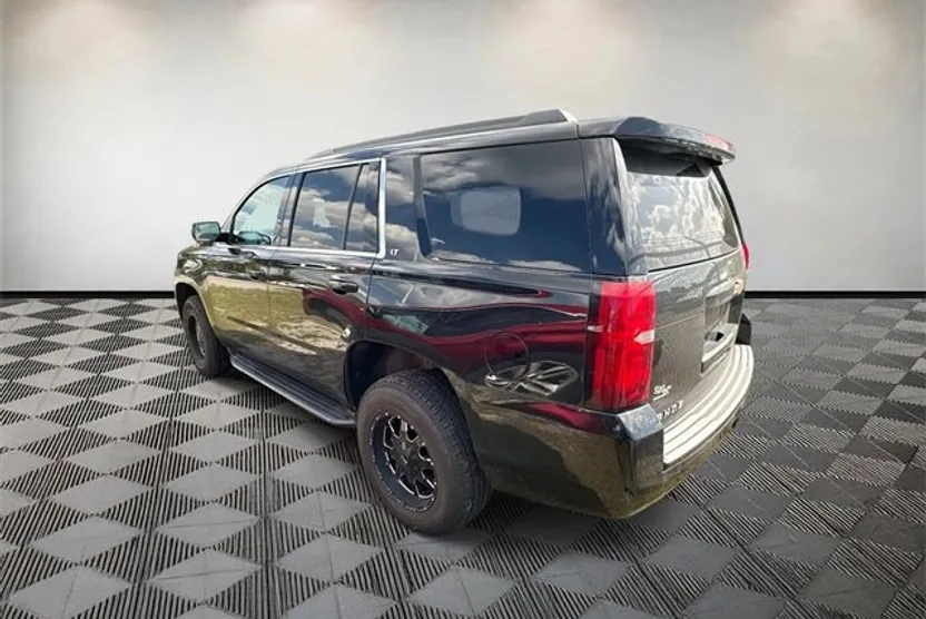 2020 Chevrolet Tahoe LT photo 1