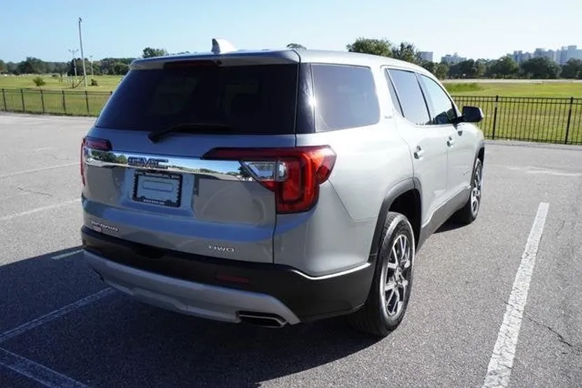 2023 Gmc Acadia SLE photo 1