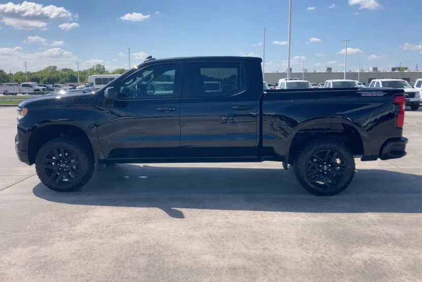 2024 Chevrolet Silverado 1500 LT Trail Boss photo 1