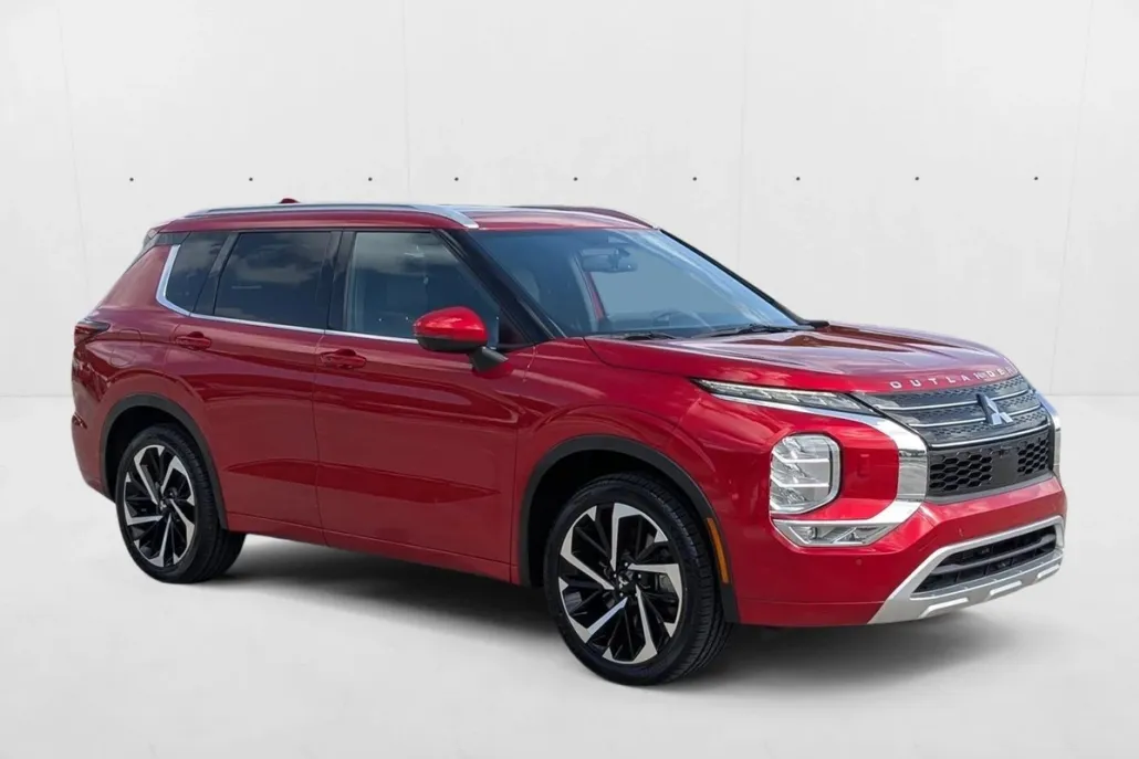 2022 Mitsubishi Outlander SEL Launch Edition photo 1