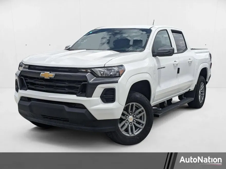 2025 Chevrolet Colorado Work Truck LT photo 1