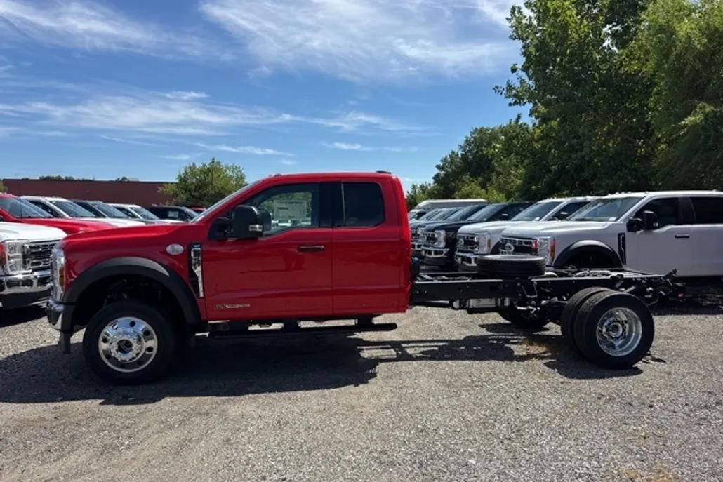 2025 Ford F-450 XLT photo 1