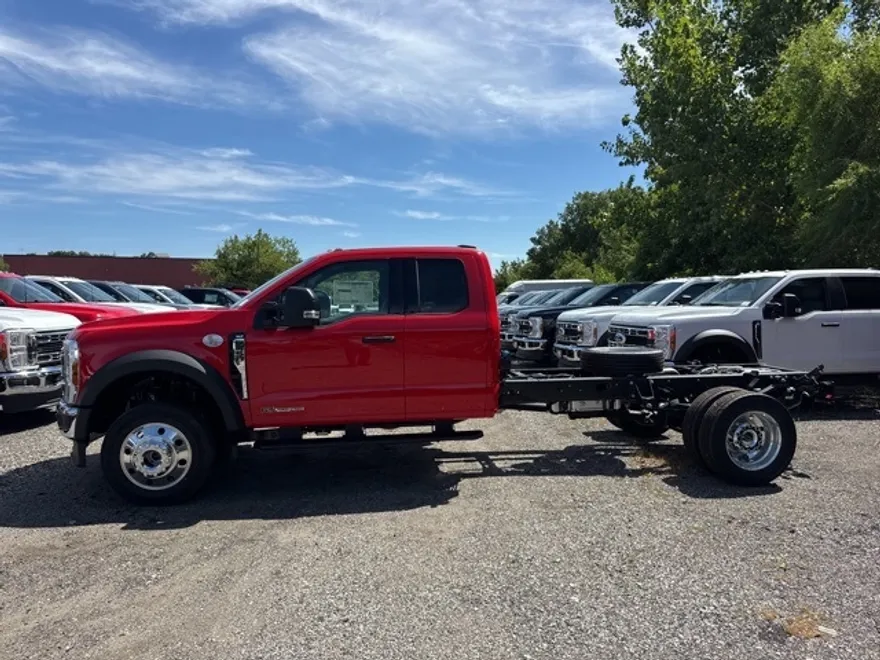 2025 Ford F-450 XLT photo 1