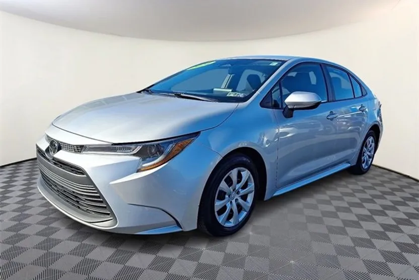 2024 Toyota Corolla LE photo 1