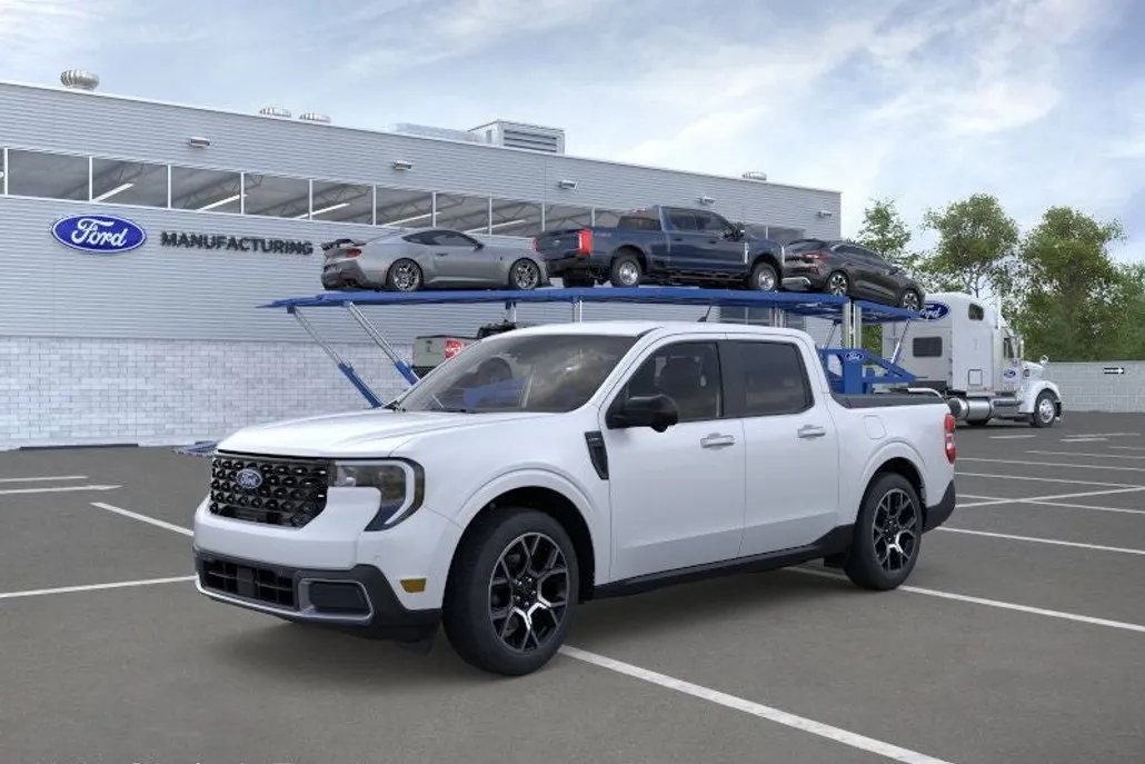 2025 Ford Maverick Lariat photo 1