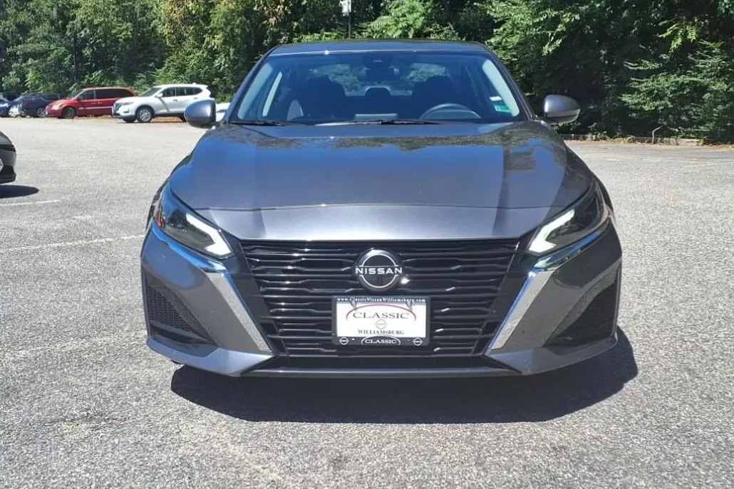 2023 Nissan Altima 2.5 SV photo 1
