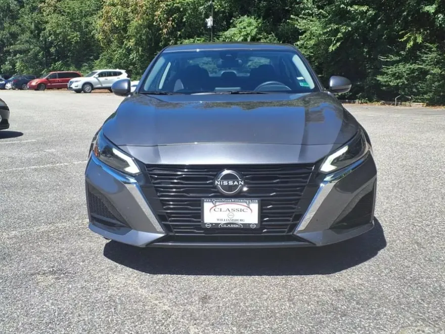 2023 Nissan Altima 2.5 SV photo 1
