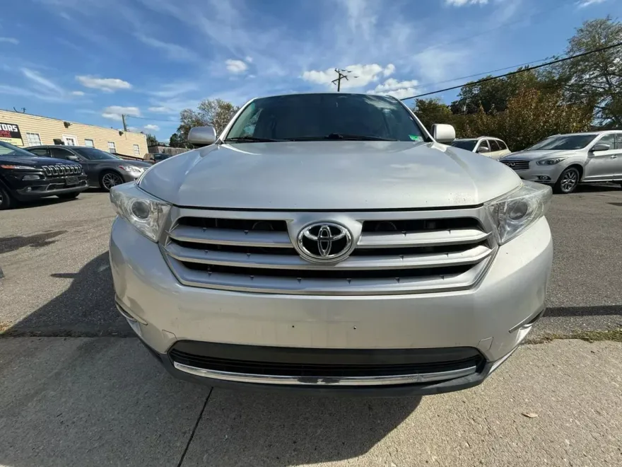 2011 Toyota Highlander Sport photo 1