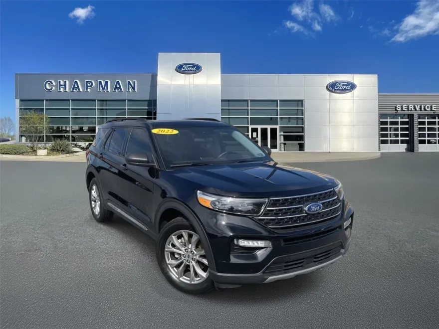 2023 Ford Explorer XLT photo 1