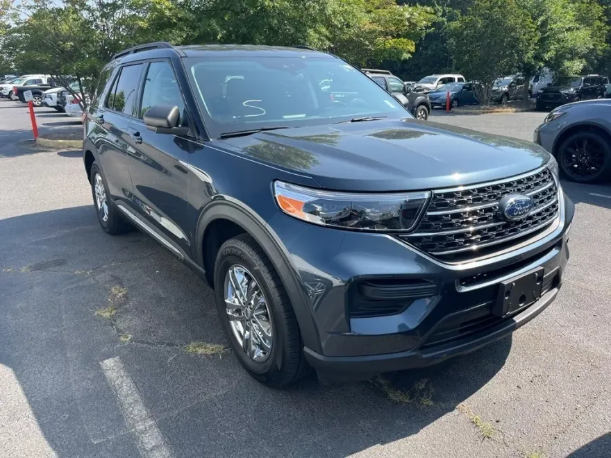 2022 Ford Explorer XLT photo 1