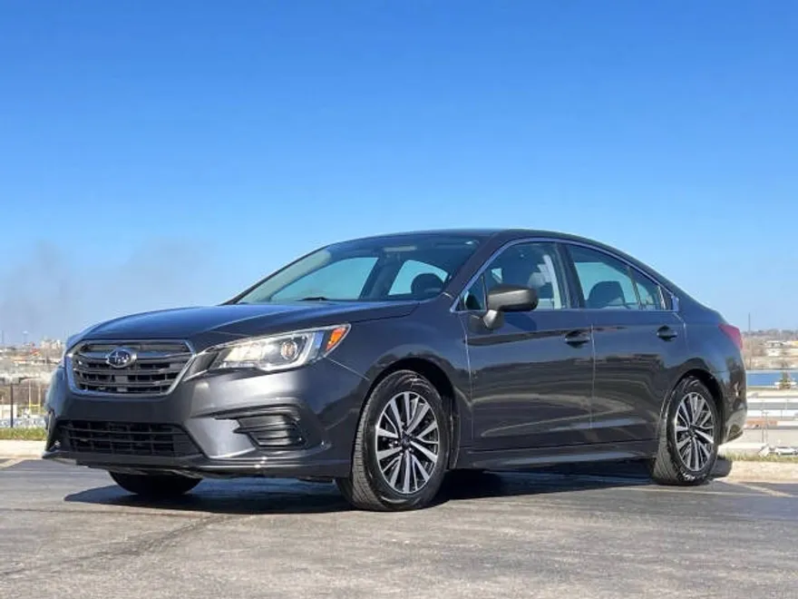 2018 Subaru Legacy 2.5i photo 1