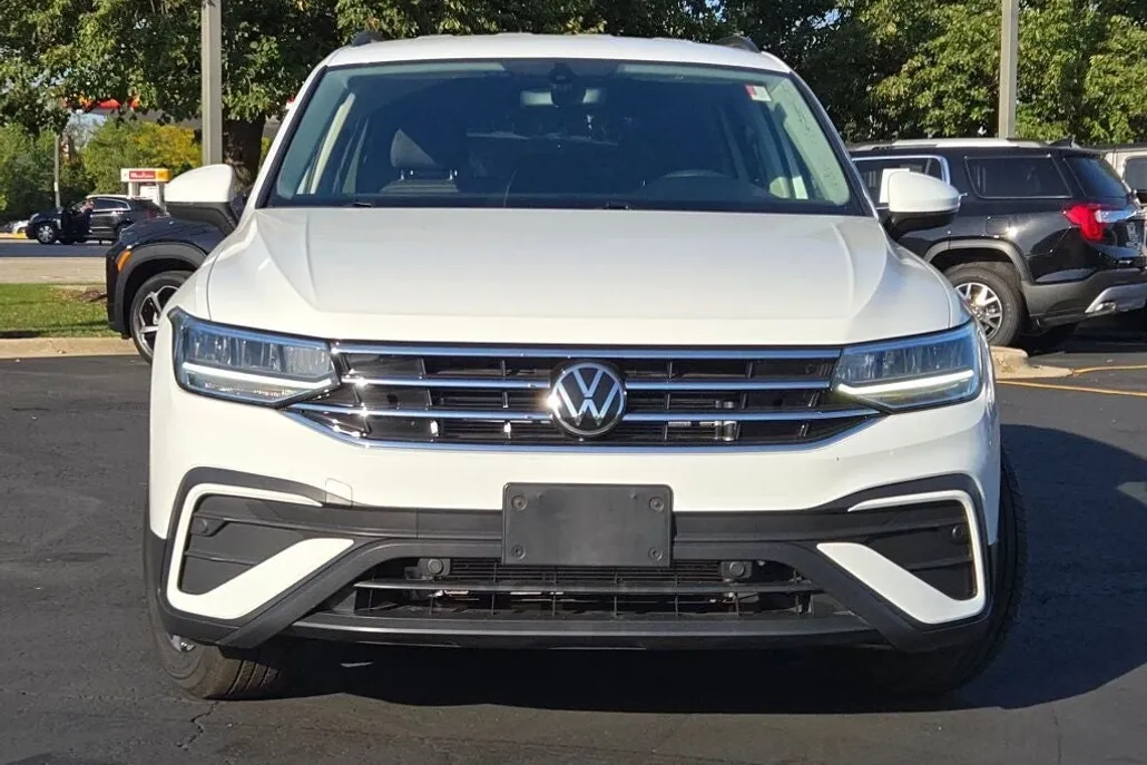 2023 Volkswagen Tiguan S photo 1