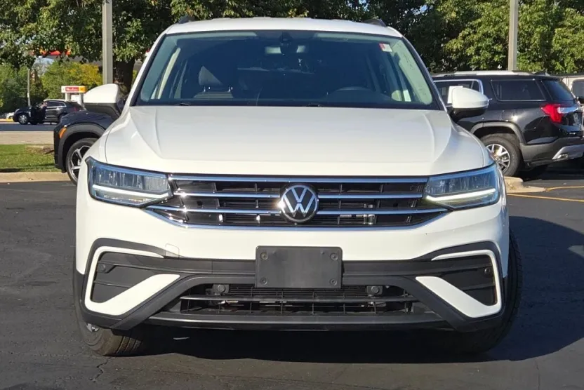 2023 Volkswagen Tiguan S photo 1