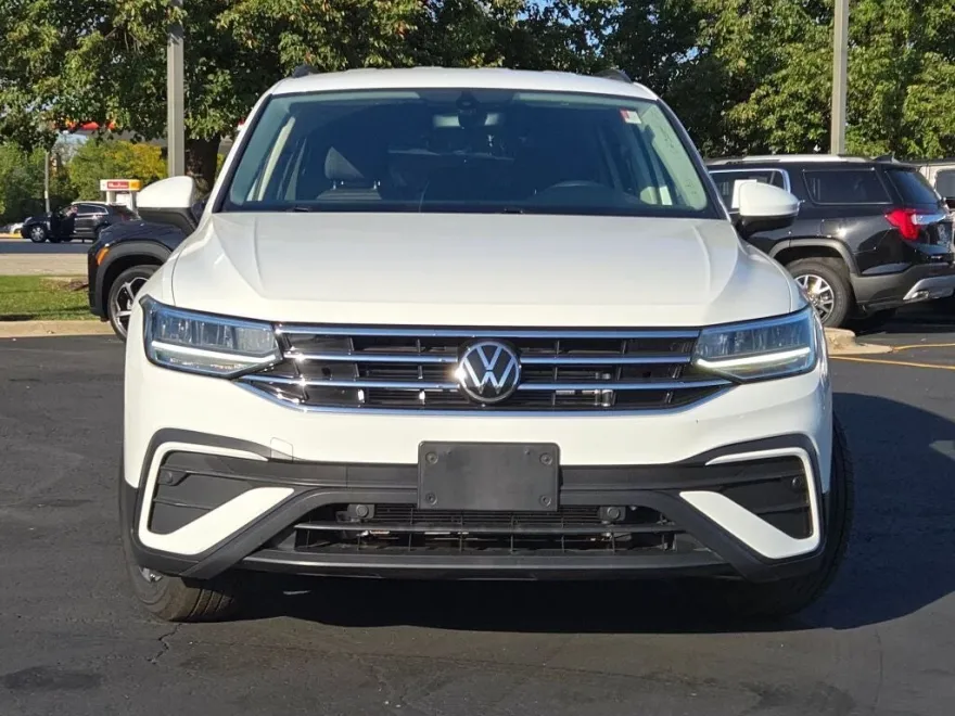 2023 Volkswagen Tiguan S photo 1