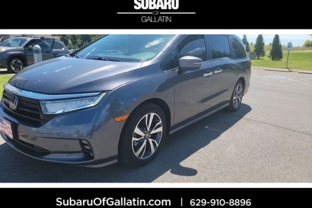2022 Honda Odyssey Touring photo 1